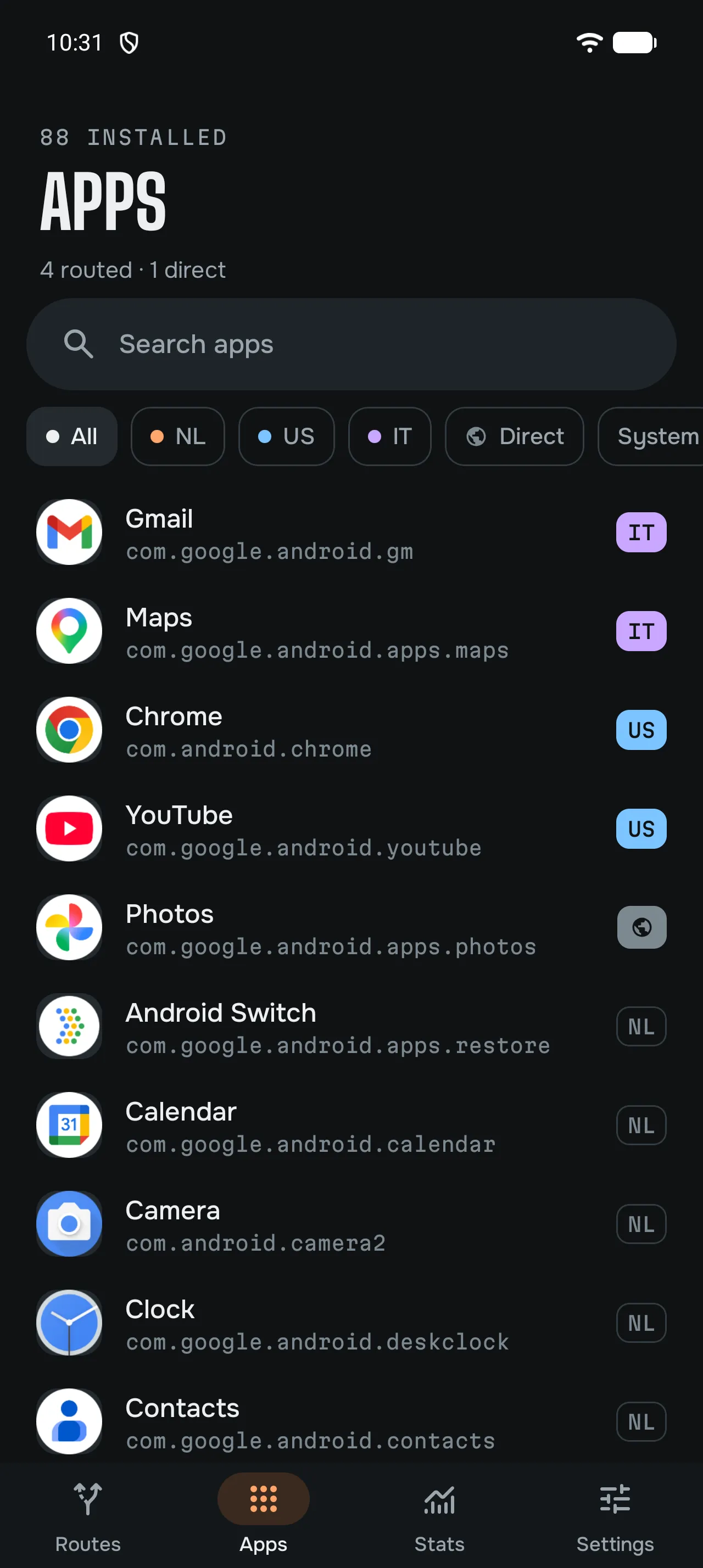 Apps screen: each app shows its exit, IT, US, NL or Direct, with filters by exit.